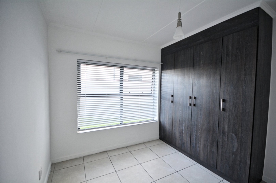 To Let 3 Bedroom Property for Rent in Sandown Western Cape